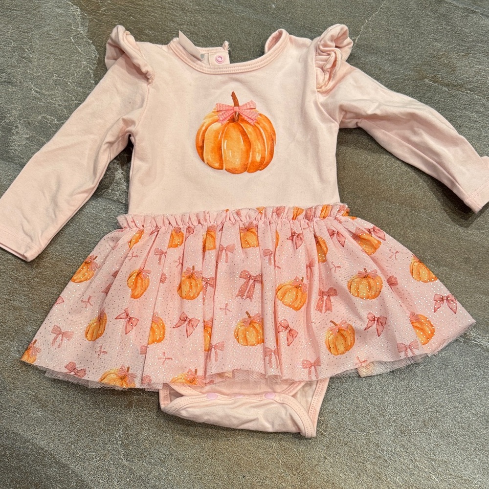 Sweet wink Pink Pumpkin Tutu Outfit with matching bow for Kids